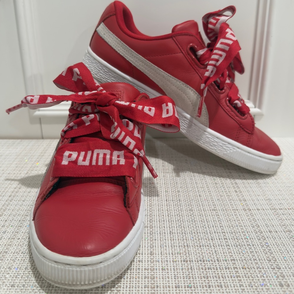 ❤️👟 SOLD - Puma Women’s Heart Basket DE Red Leather & White Sneakers - Picture 4 of 13